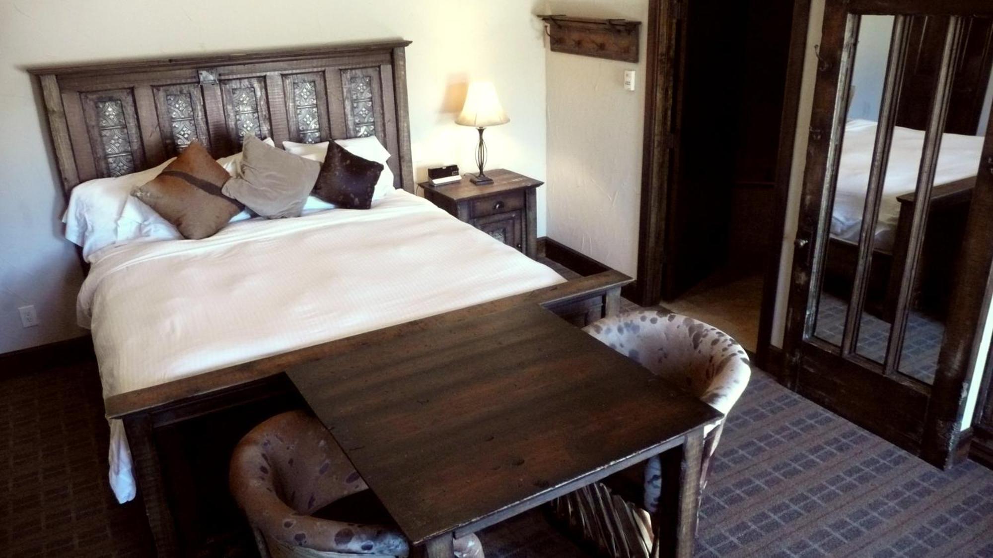 Rustic Creek Ranch Resort At North Jellystone Park Burleson Bagian luar foto